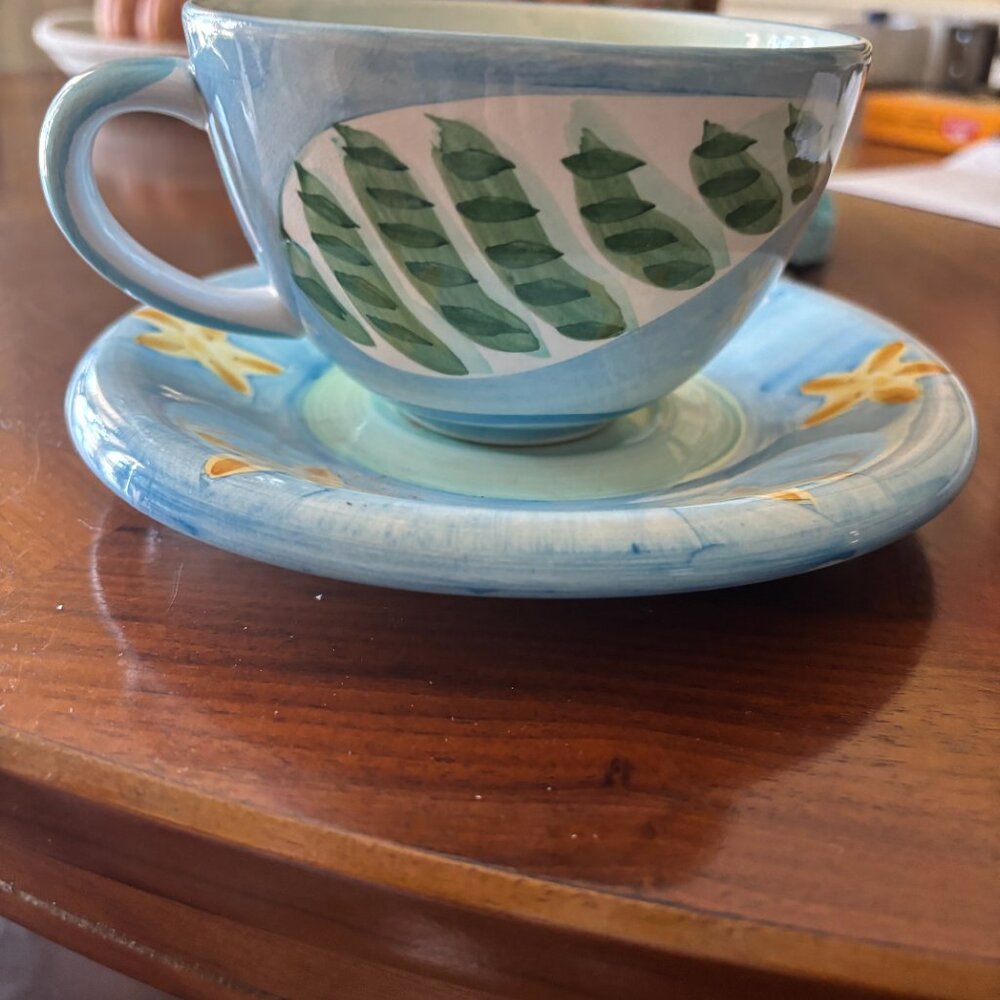 BELLA CERAMICA SEASHELL CUP & SAUCER PLATE SET. A SET OF 4. BEACH THEMED